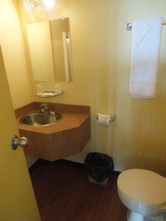 Residences Campus Notre-Dame-De-Foy Saint-Augustin-de-Desmaures Rum bild