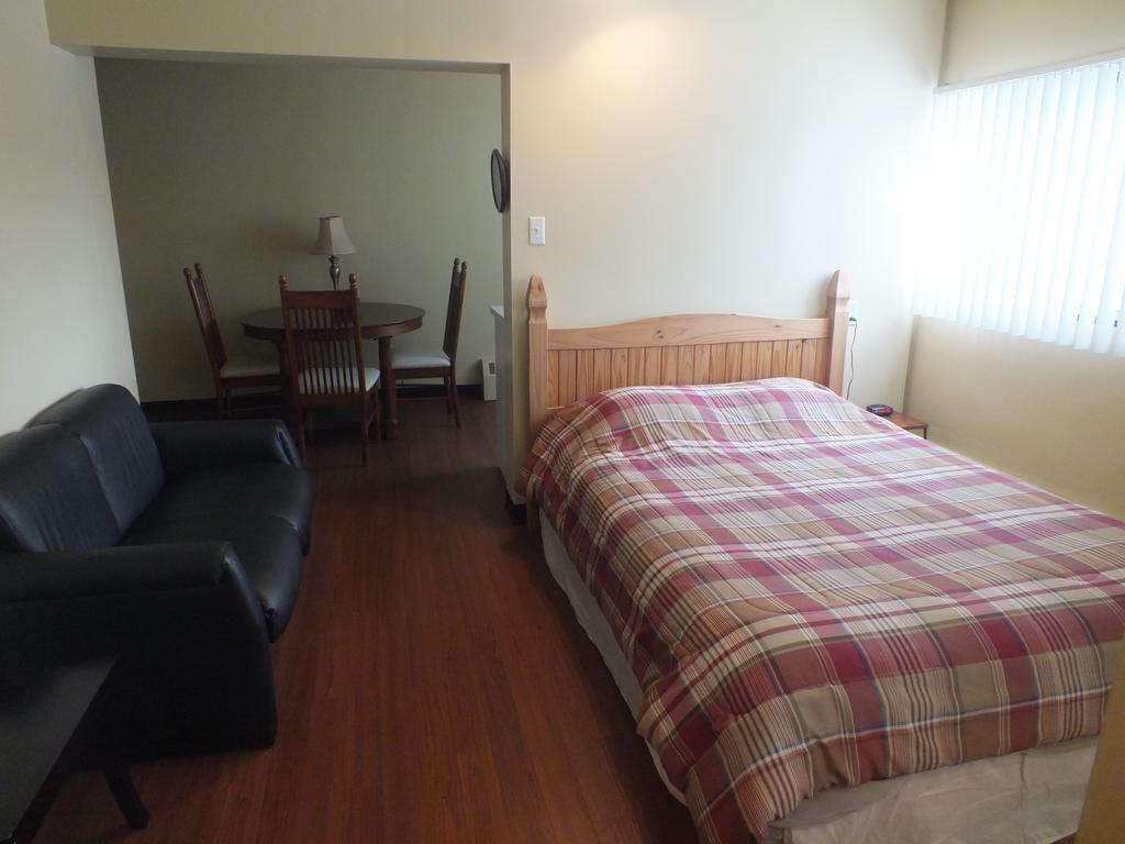 Residences Campus Notre-Dame-De-Foy Saint-Augustin-de-Desmaures Rum bild